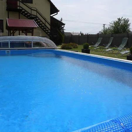 11 * Balatonmáriafürdő